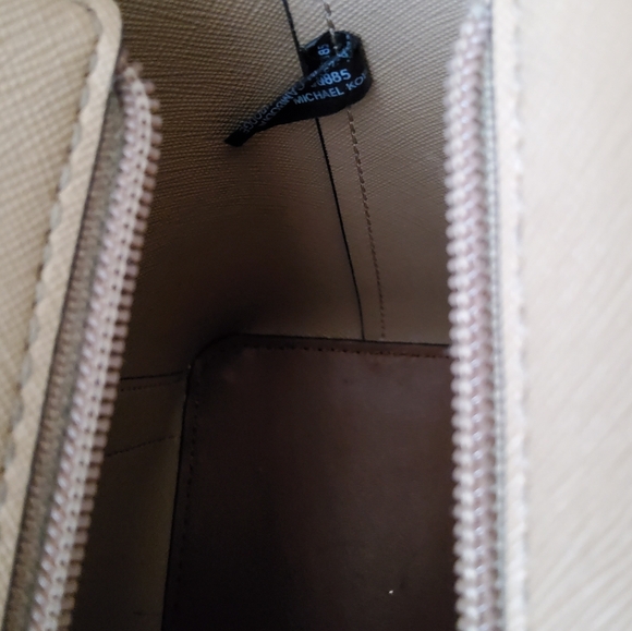 Michael Kors Pratt Small Tote Bag (Camel MLT) - Picture 14 of 16